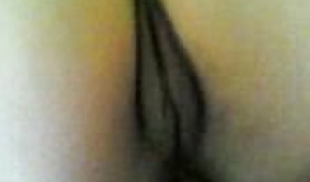 Bahasa inggris milf Tracy berbaring pada live indo porn Dildo