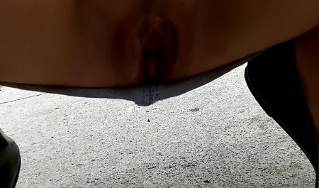 Sementara dia video sex indo 3gp di hutan, dia suka menggoda orang asing