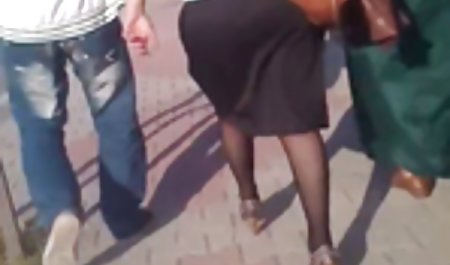 Kemaluan istri muda nunggangin orang sex indo teen asing!